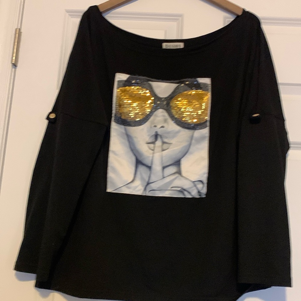 Pesion women’s top. Color black. Size XL